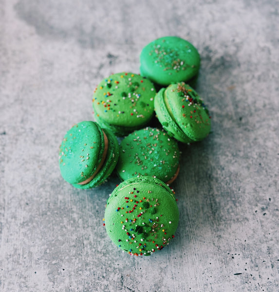 Mixed March Macaron Set